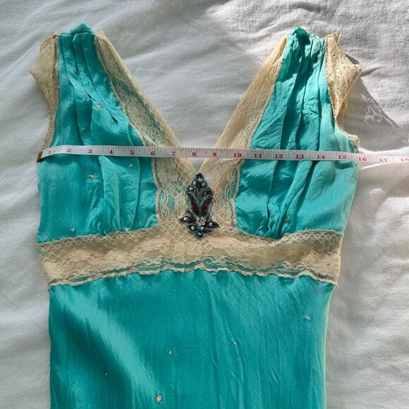 Sequins and lace cocktail dress - Picture 7 of 9